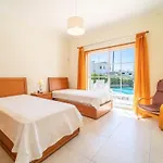 Gale Grande - Bright Airy With A Private Pool فيلة البوفيرا