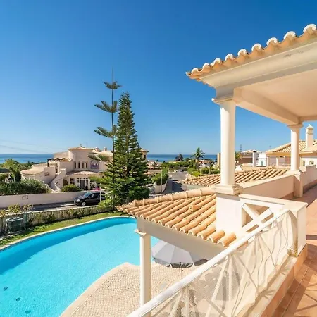 Gale Grande - Bright Airy With A Private Pool Holiday home *