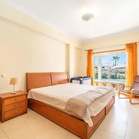 Gale Grande - Bright Airy With A Private Pool Holiday home