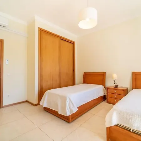 Villa Gale Grande - Bright Airy With A Private Pool Albufeira
